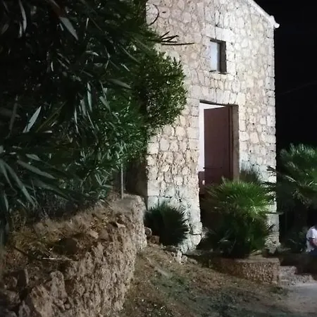 Alessi - Dimora Storica Casa di campagna Racalmuto